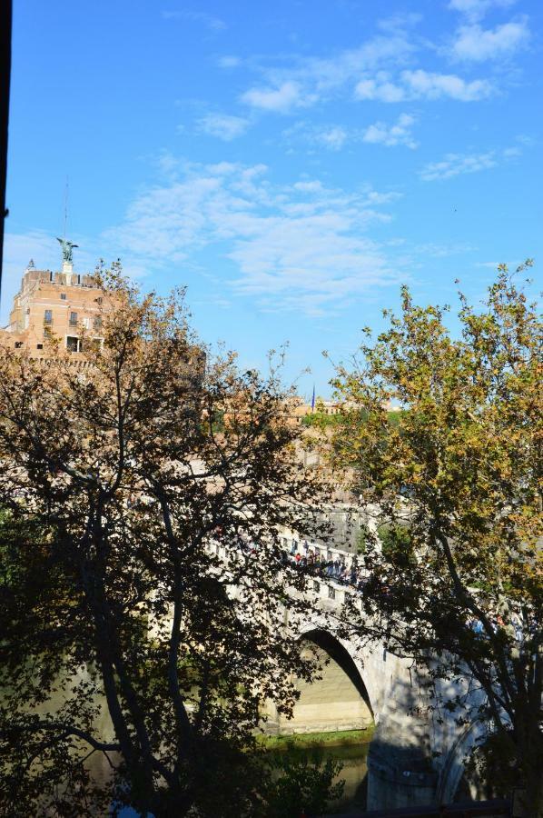 Una Finestra Su Castel Sant'Angelo Róma Kültér fotó